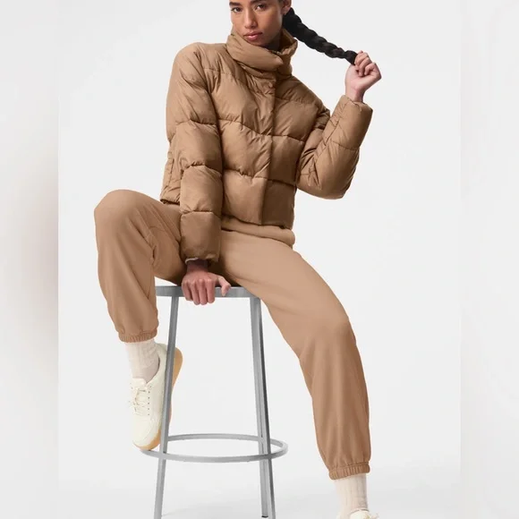 Alo Gold Rush Puffer - Toasted Almond M Authentic - Picture 4 of 5